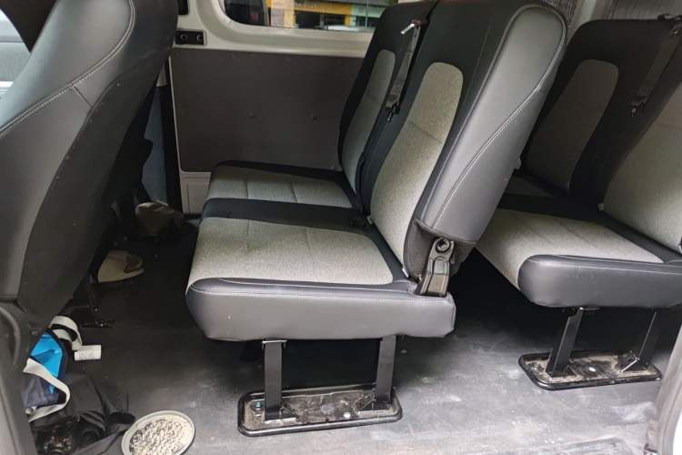 Used Ruichi R5 2026 Model, Passenger Smart Charging Edition, Beyond Type I, 6 Seats Left Rear Seat