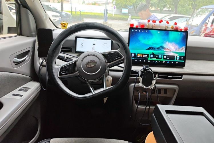 Used Ruichi R5 2026 Model, Passenger Smart Charging Edition, Beyond Type I, 6 Seats Steering Wheel