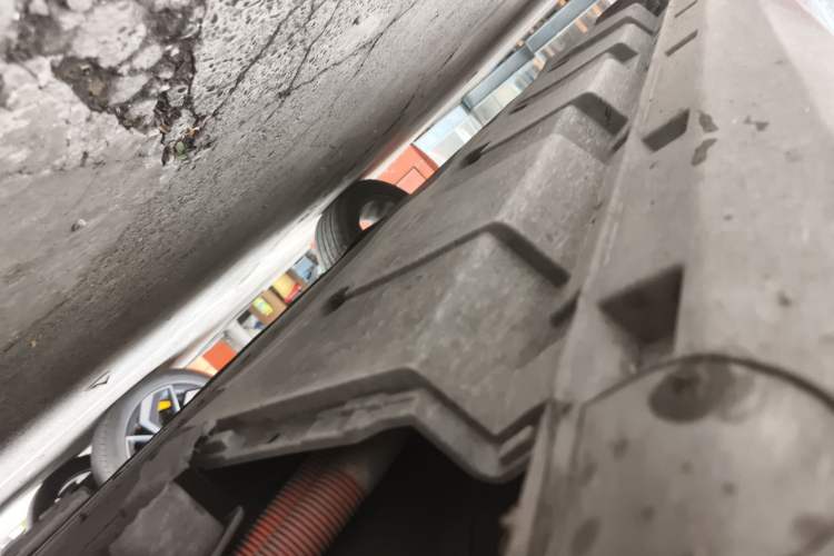 Used Ruichi S513 2020 Zhihao Model Chassis Front Right