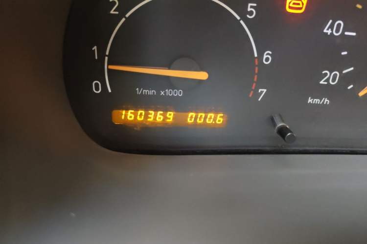 Used SAAB 9-5 2004 2.3T AERO Odometer Close Up