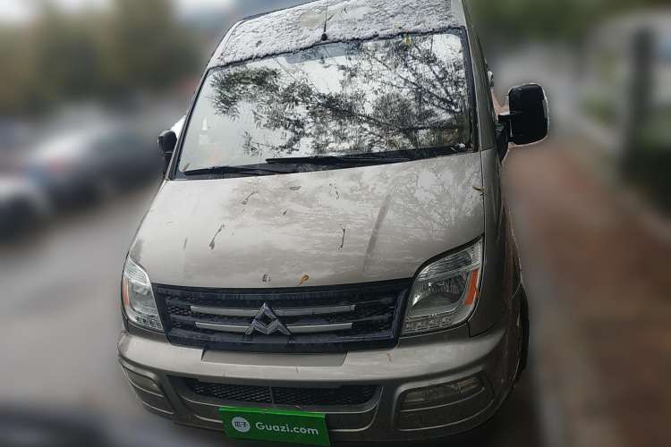 Used SAIC MAXUS 2011 2.5T Short Wheelbase Mid-Height Zunjie Edition Front