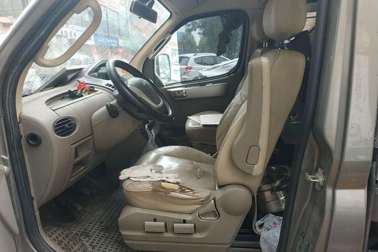 Used SAIC MAXUS 2011 2.5T Short Wheelbase Mid-Height Zunjie Edition Left Front Seat