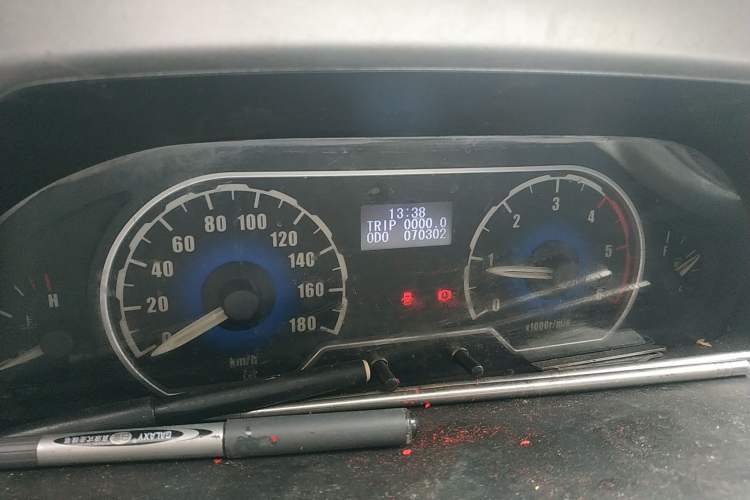 Used SAIC MAXUS 2011 2.5T Short Wheelbase Mid-Height Zunjie Edition Odometer Close Up