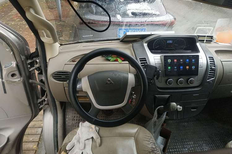 Used SAIC MAXUS 2011 2.5T Short Wheelbase Mid-Height Zunjie Edition Steering Wheel