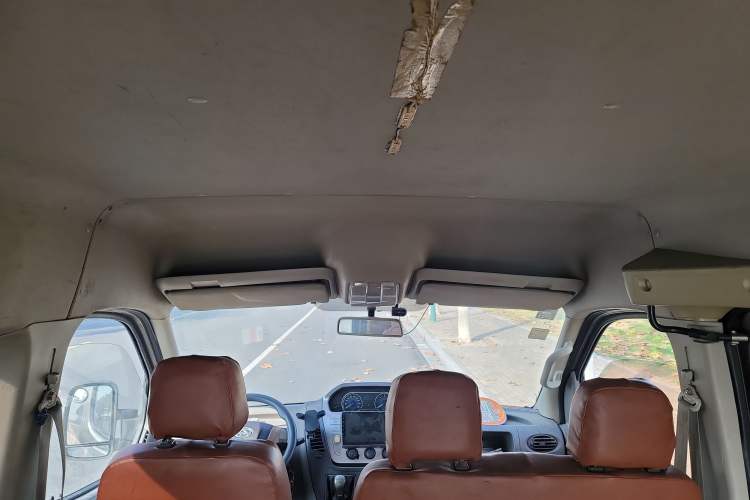 Used SAIC MAXUS 2014 2.5T Aotuntong Short Wheelbase Mid-Roof Model Headliner