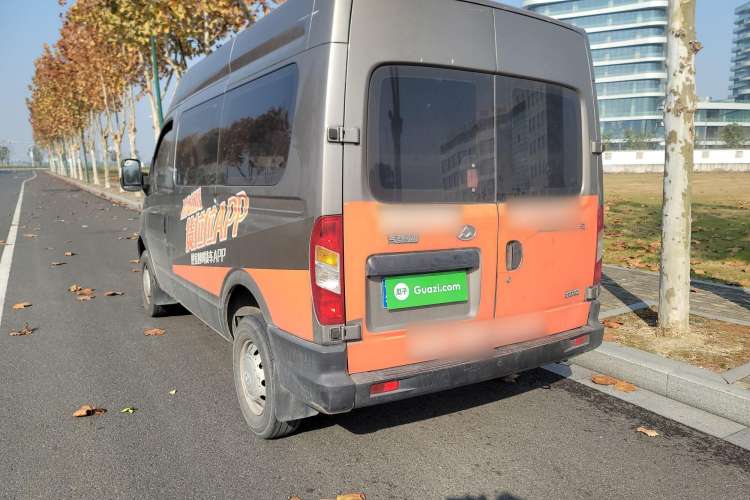 Used SAIC MAXUS 2014 2.5T Aotuntong Short Wheelbase Mid-Roof Model Rear Left 45 Deg