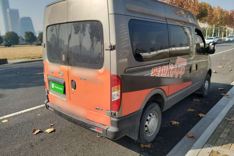 Used SAIC MAXUS 2014 2.5T Aotuntong Short Wheelbase Mid-Roof Model Rear Right 45 Deg