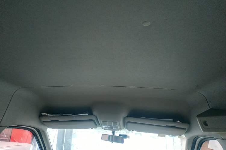 Used SAIC MAXUS 2014 2.5T Aotuntong Short Wheelbase Mid-Roof Model Headliner
