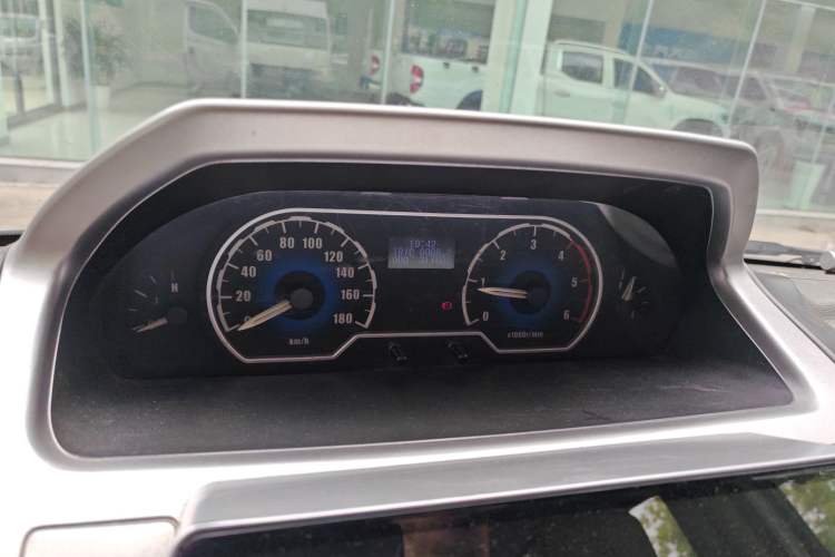 Used SAIC MAXUS 2014 2.5T Aotuntong Short Wheelbase Mid-Roof Model Instrument Cluster