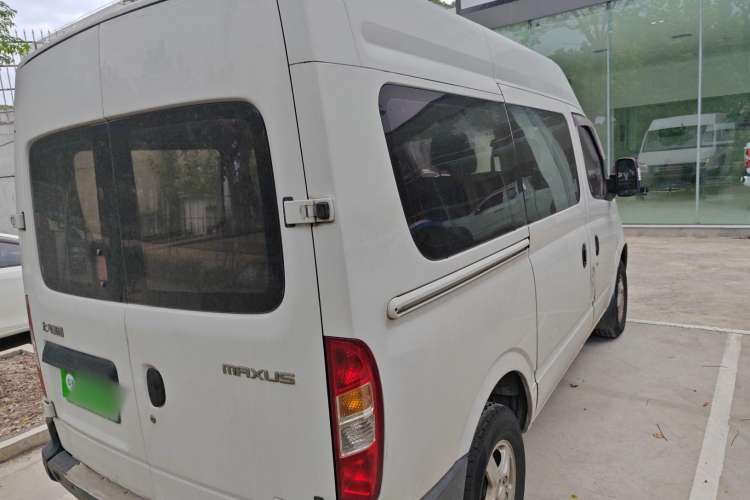 Used SAIC MAXUS 2014 2.5T Aotuntong Short Wheelbase Mid-Roof Model Rear