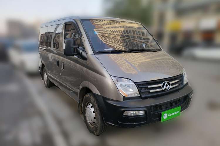Used SAIC MAXUS 2015 2.5T AMT Aoyuntong Edition Short Wheelbase Low Roof Front Right 45 Deg