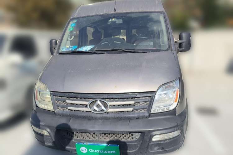 Used SAIC MAXUS 2015 2.5T Manual Aoyuntong Version Short Wheelbase Mid-Roof Front