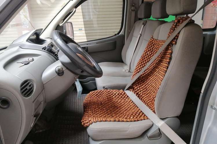 Used SAIC MAXUS 2015 2.5T Manual Aoyuntong Version Long Wheelbase Mid-Height Roof Left Front Seat
