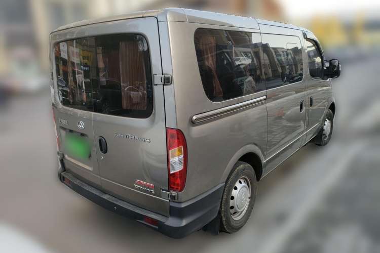 Used SAIC MAXUS 2015 2.5T AMT Aoyuntong Edition Short Wheelbase Low Roof Rear Right 45 Deg