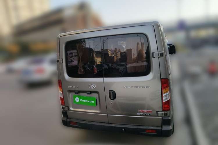 Used SAIC MAXUS 2015 2.5T AMT Aoyuntong Edition Short Wheelbase Low Roof Rear