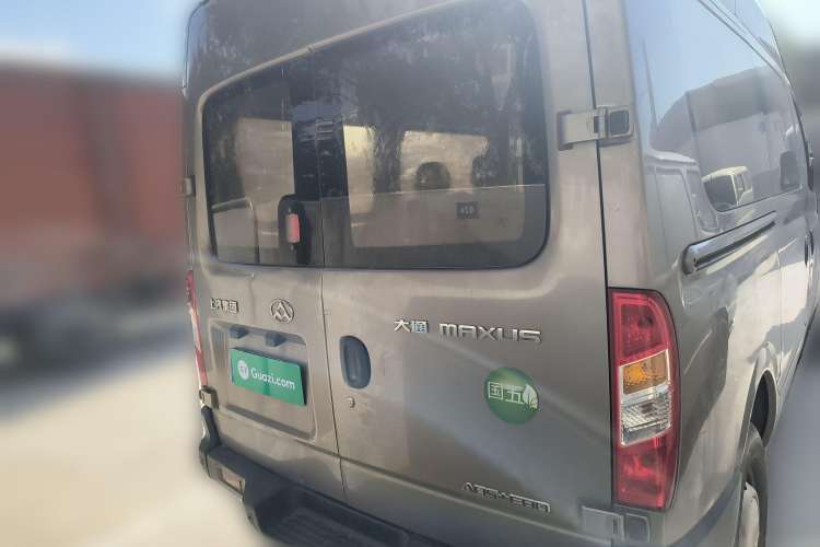 Used SAIC MAXUS 2015 2.5T Manual Aoyuntong Version Short Wheelbase Mid-Roof Rear