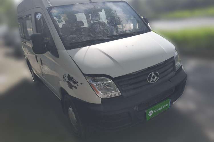 Used SAIC MAXUS 2015 2.5T Manual Aoyuntong Version Short Wheelbase Mid-Roof Front Right 45 Deg