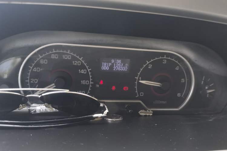 Used SAIC MAXUS 2015 2.5T Manual Aoyuntong Version Short Wheelbase Mid-Roof Instrument Cluster