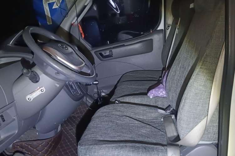Used SAIC MAXUS 2015 2.5T AMT Aoyuntong Edition Short Wheelbase Mid-Height Left Front Seat