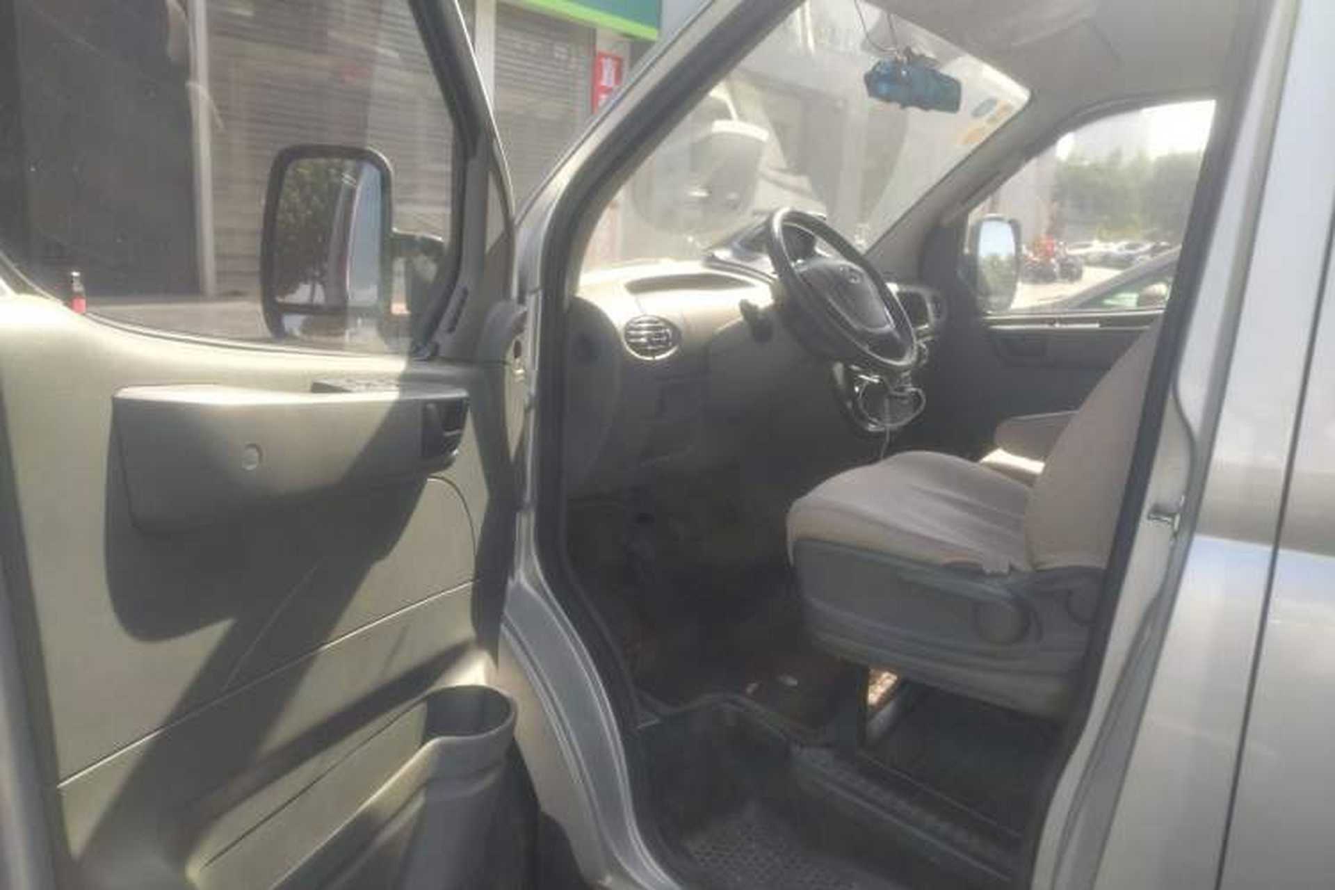 Used SAIC MAXUS 2016 2.5T Manual Aoyuntong National V Short Wheelbase Low-Roof 6-Seater Driver Seat