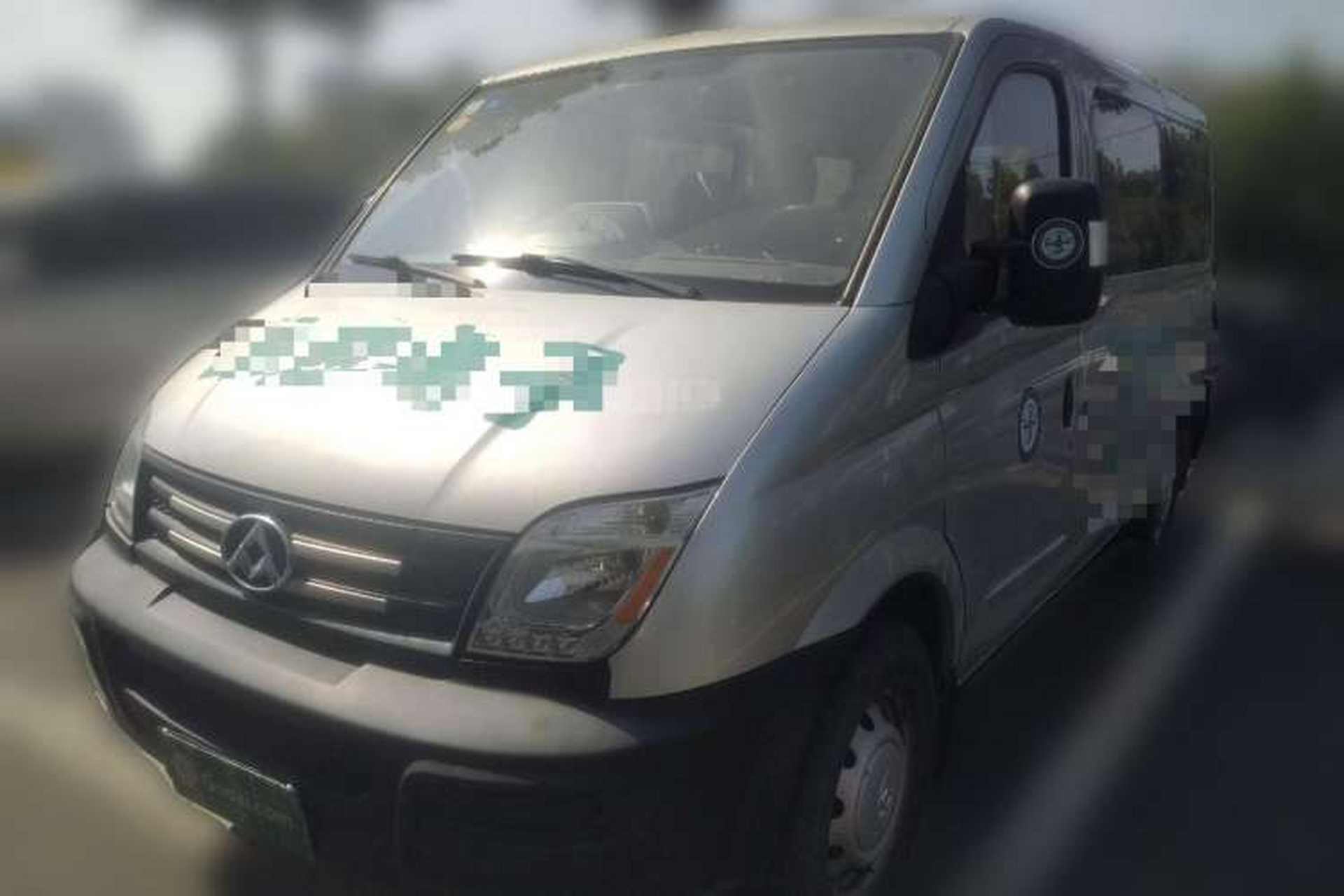 Used SAIC MAXUS 2016 2.5T Manual Aoyuntong National V Short Wheelbase Low-Roof 6-Seater Front Left 45 Deg