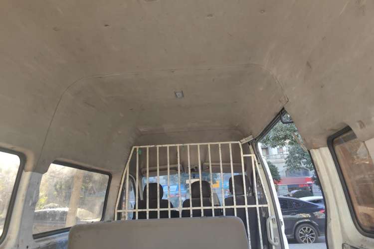 Used SAIC MAXUS 2016 2.5T Manual Aoyuntong National V Long Wheelbase High-Roof 7-Seater Headliner