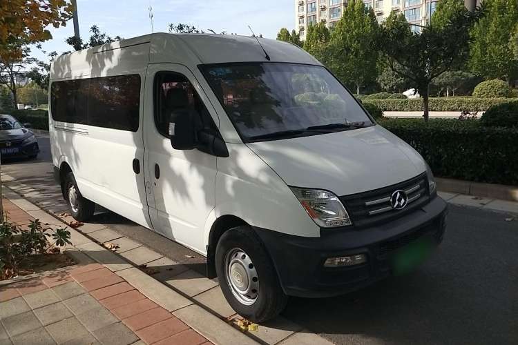 Used SAIC MAXUS 2017 2.5T 6-Speed Manual Aoyuntong National V Long Wheelbase Mid-Height 6–10 Seater Front Right 45 Deg