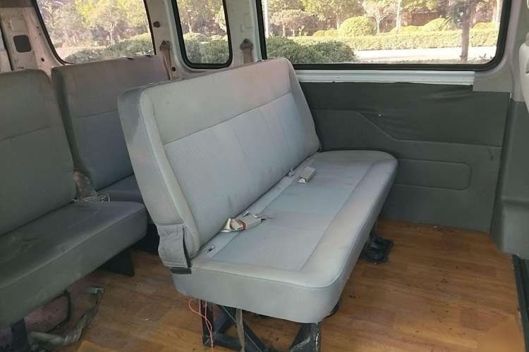 Used SAIC MAXUS 2017 2.5T 6-Speed Manual Aoyuntong National V Long Wheelbase Mid-Height 6–10 Seater Left Rear Seat