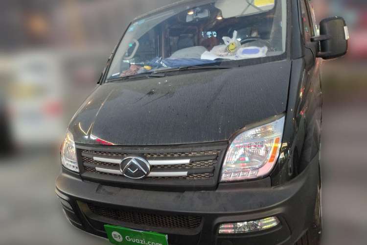 Used SAIC MAXUS 2019 2.5T Classic Model AMT Aoyuntong Facelifted Short Wheelbase Ultra-Low Roof 5/6-Seater Front