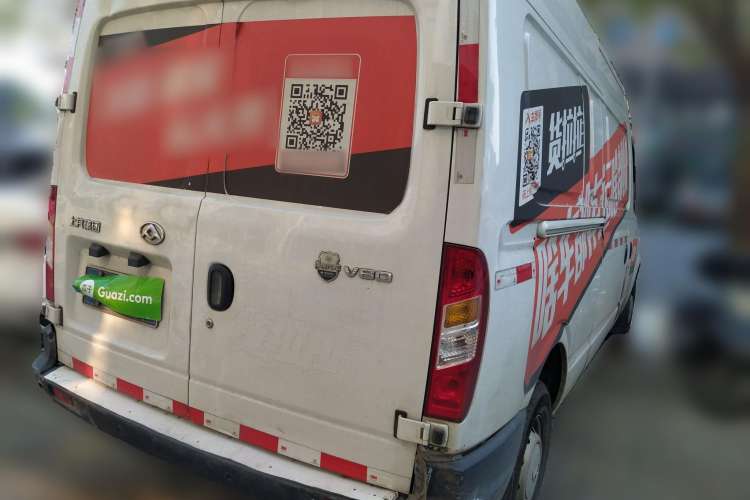 Used SAIC MAXUS 2019 2.5T Classic 6-Speed Manual Van Long Wheelbase Mid-Roof Design 2/3 Seats Rear Right 45 Deg