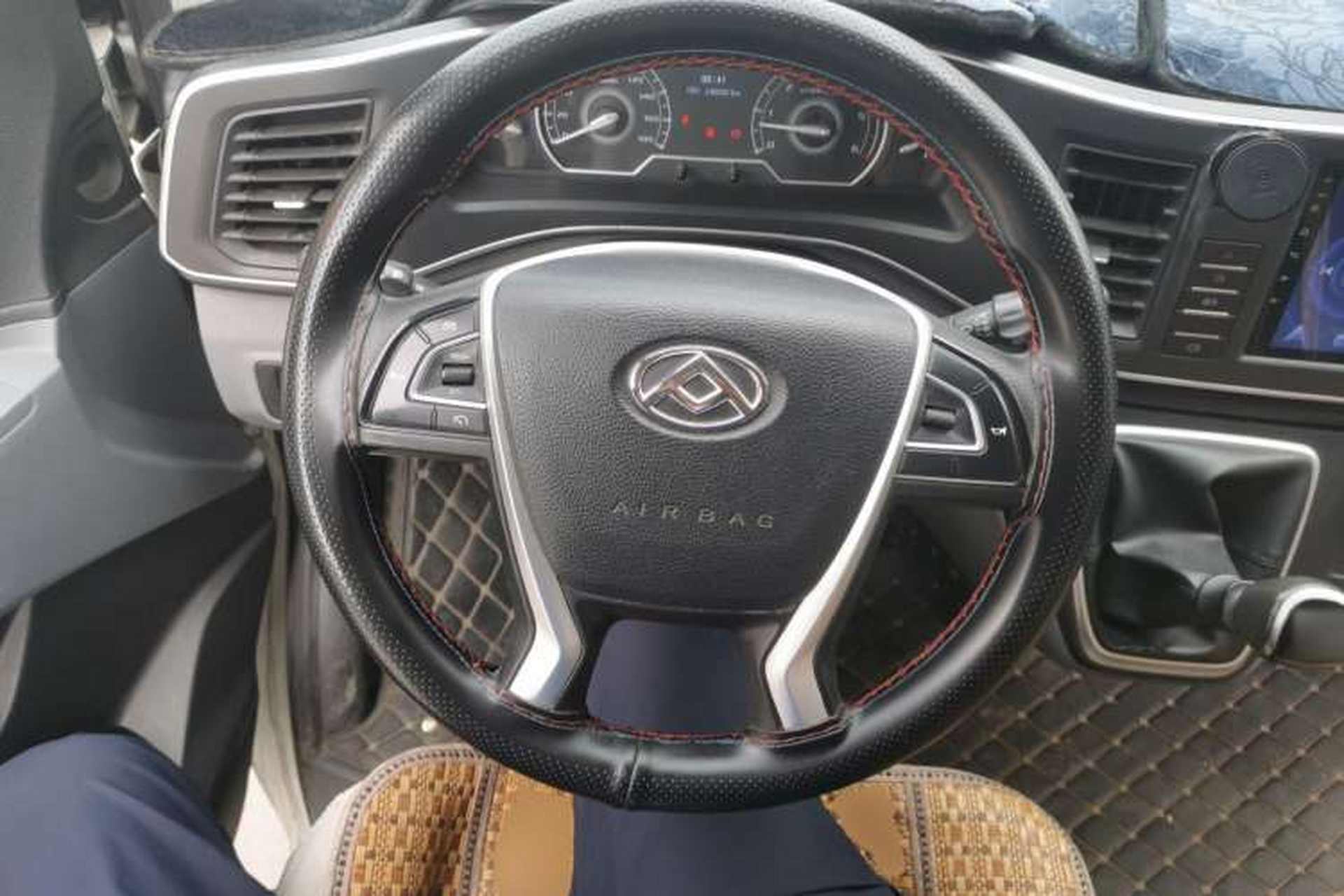 Used SAIC MAXUS 2020 2.0T Manual PLUS City Edition Short Wheelbase Ultra-Low Roof 5/6 Seats Steering Wheel
