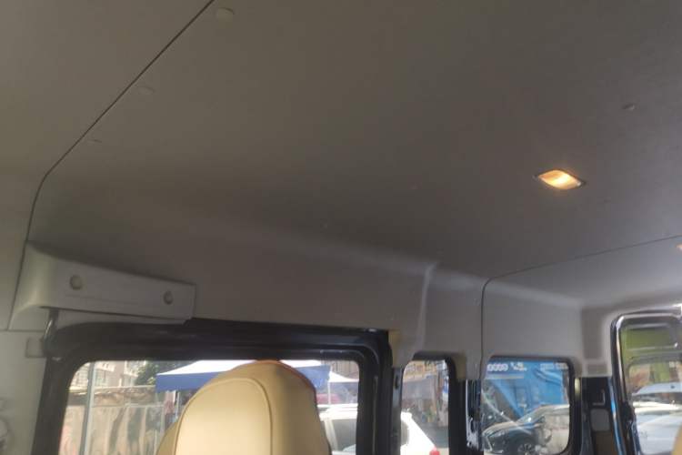 Used SAIC MAXUS 2021 2.0T Manual Classic Aoyuntong 127 PS Mid-axle Mid-roof 6/7/8/9-Seater Headliner