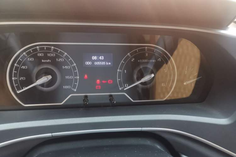 Used SAIC MAXUS 2021 2.0T Manual Classic Aoyuntong 127 PS Mid-axle Mid-roof 6/7/8/9-Seater Instrument Cluster
