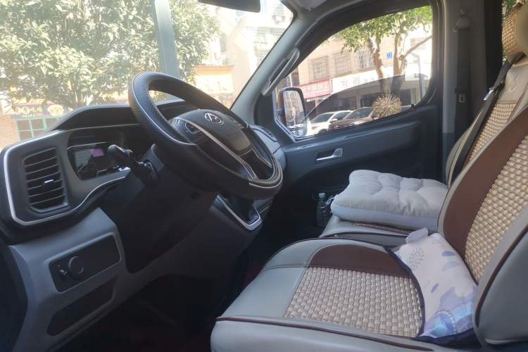Used SAIC MAXUS 2021 2.0T Manual Classic Aoyuntong 127 PS Mid-axle Mid-roof 6/7/8/9-Seater Left Front Seat