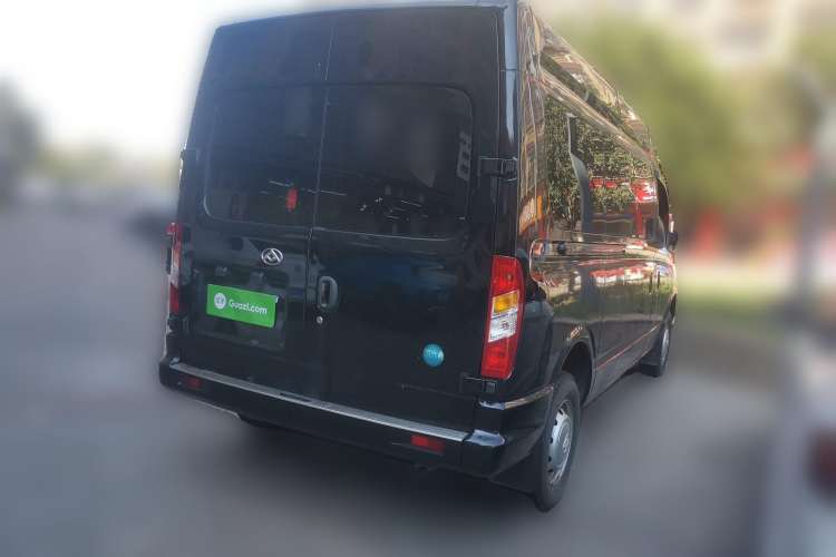 Used SAIC MAXUS 2021 2.0T Manual Classic Aoyuntong 127 PS Mid-axle Mid-roof 6/7/8/9-Seater Rear Right 45 Deg