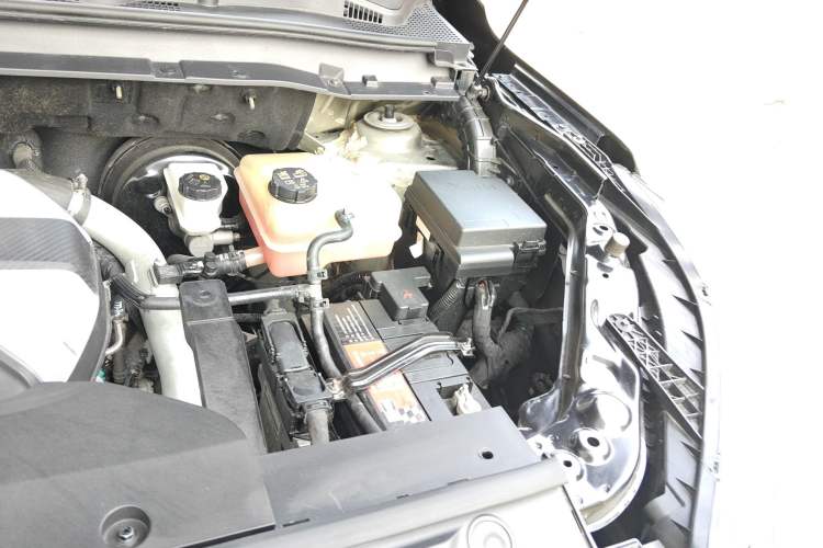 Used SAIC MAXUS D60 2019 1.5T Automatic Luxury Edition 5-seater Engine Bay Left