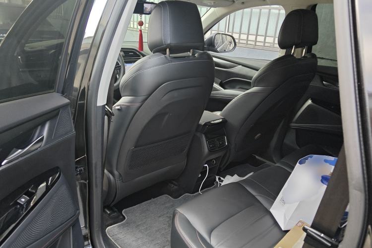 Used SAIC MAXUS D60 2019 1.5T Automatic Luxury Edition 5-seater Left Rear Seat