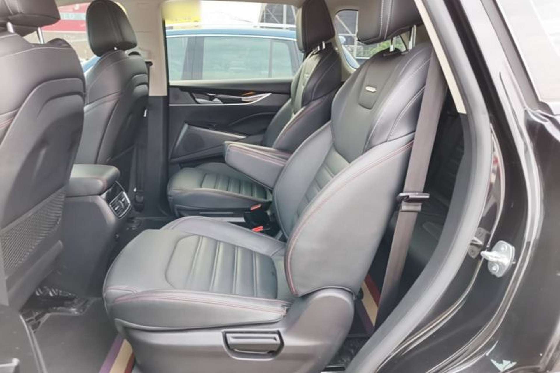Used SAIC MAXUS D60 2019 1.5T Automatic Smart Enjoyment Version 6 Seats Left Rear Seat