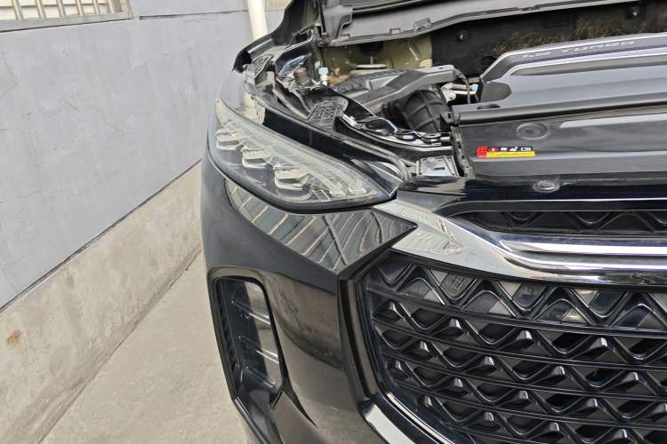 Used SAIC MAXUS D60 2019 1.5T Automatic Luxury Edition 5-seater Right Front Headlight