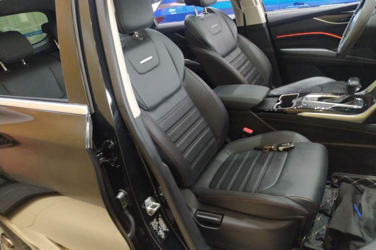 Used SAIC MAXUS D60 2019 1.5T Automatic Comfort Edition 5 Seats Right Front Seat