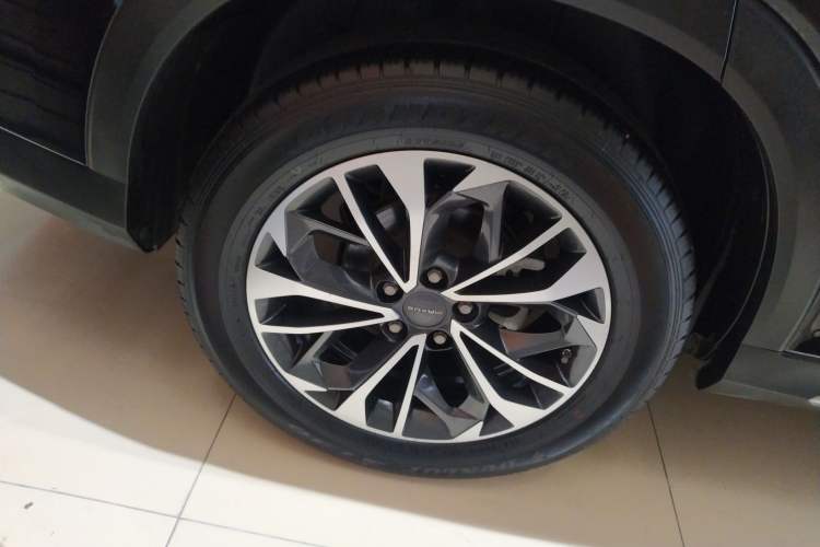 Used SAIC MAXUS D60 2019 1.5T Automatic Comfort Edition 5 Seats Right Rear Wheel Hub