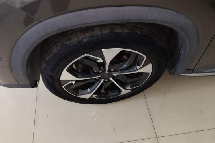 Used SAIC MAXUS D60 2019 1.5T Automatic Prestige 7-Seater Exterior 4