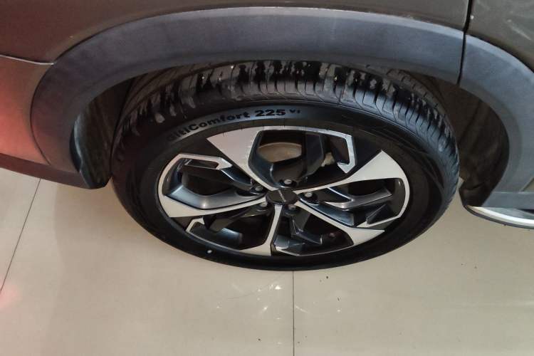 Used SAIC MAXUS D60 2019 1.5T Automatic Prestige 7-Seater Exterior 5