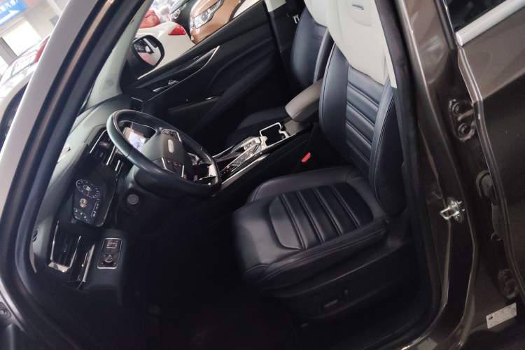 Used SAIC MAXUS D60 2019 1.5T Automatic Prestige 7-Seater Left Front Seat