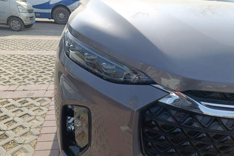 Used SAIC MAXUS D60 2019 1.5T Automatic Smart Enjoyment Version 6 Seats Right Front Headlight