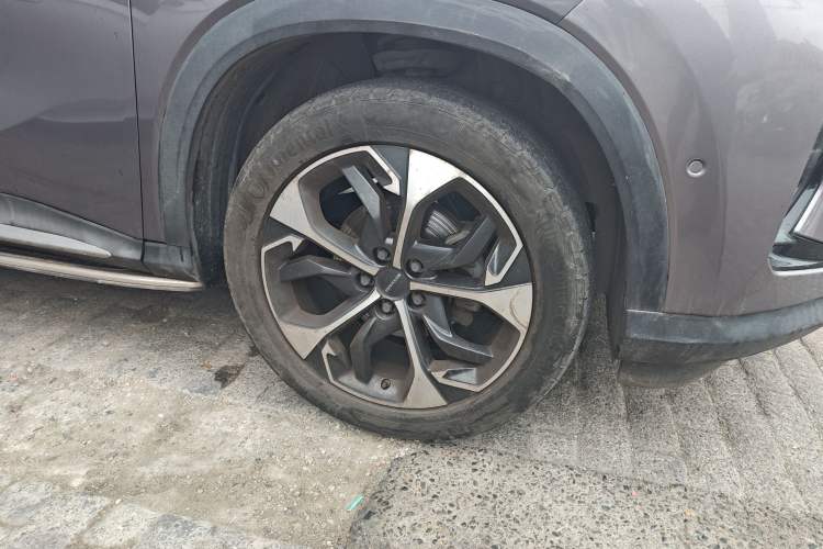 Used SAIC MAXUS D60 2019 1.5T Automatic Geek Entry-Level 5-Seater Right Front Wheel Hub