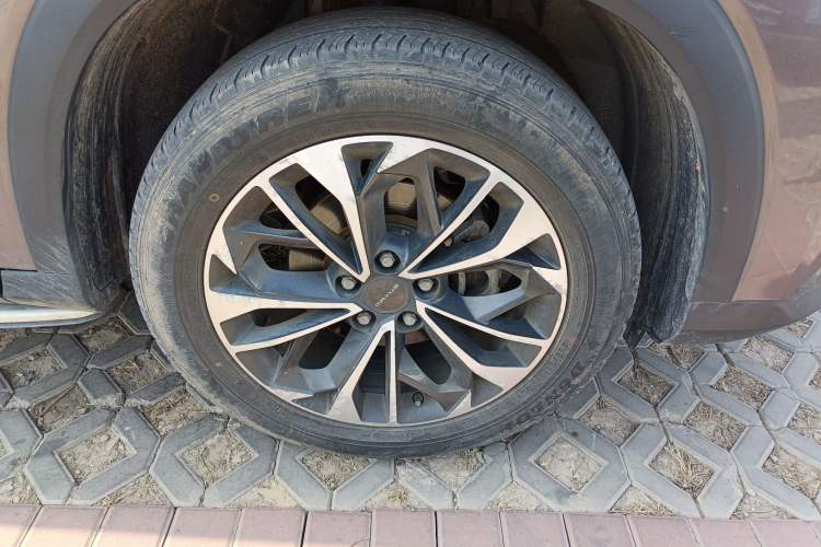 Used SAIC MAXUS D60 2019 1.5T Automatic Smart Enjoyment Version 6 Seats Right Front Wheel Hub