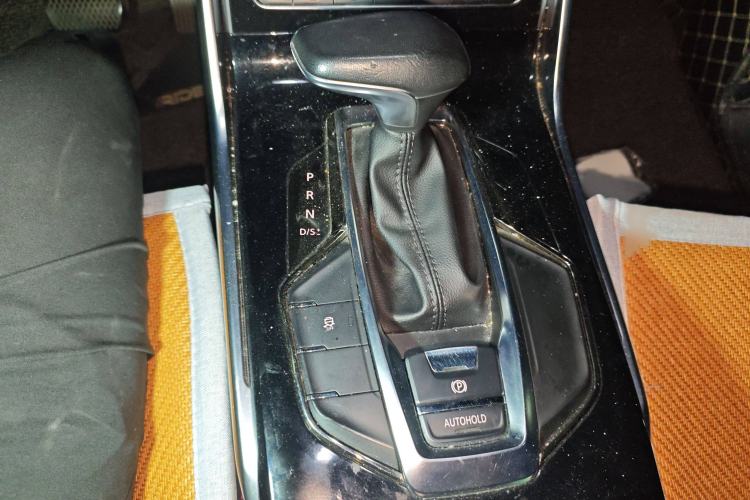 Used SAIC MAXUS D60 2019 1.5T Automatic Trend Edition 5 Seats Gear Lever