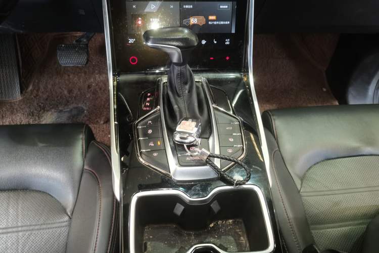 Used SAIC MAXUS D60 2019 1.5T Automatic Luxury Edition 5-seater Gear Lever