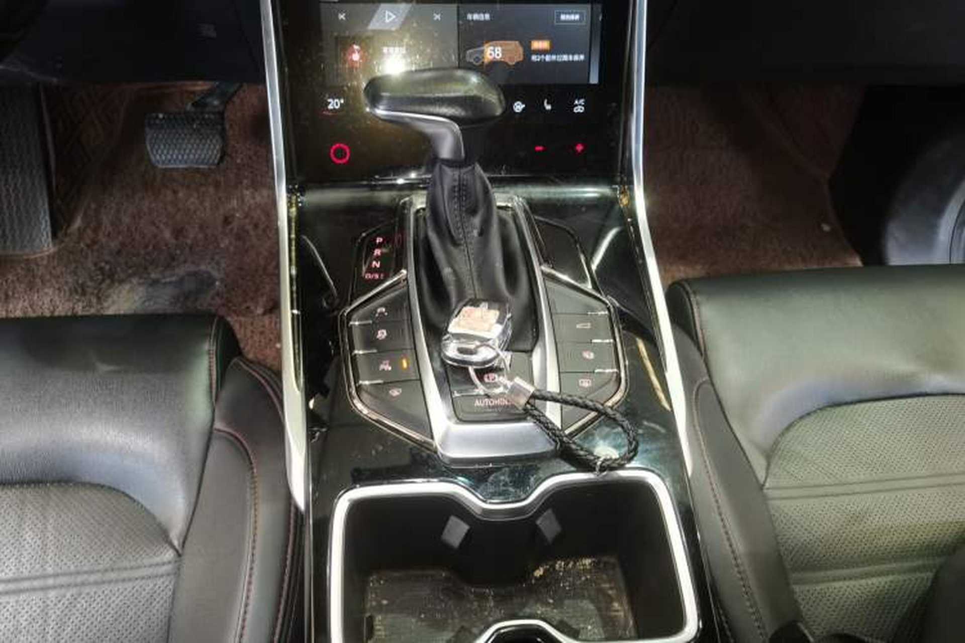 Used SAIC MAXUS D60 2019 1.5T Automatic Luxury Edition 5-seater Gear Lever